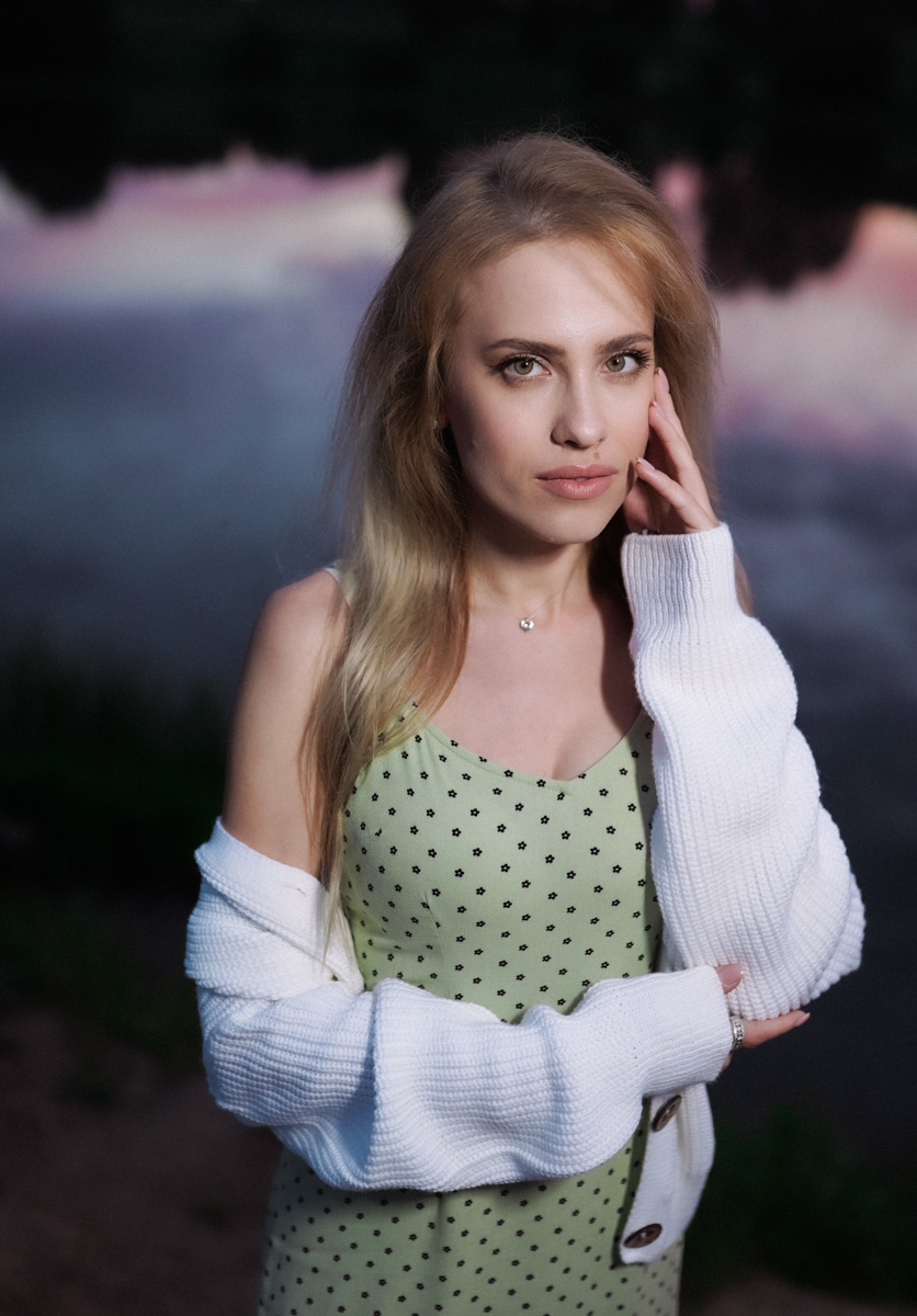 На улице лепота! Самое время сделать удачные снимки для социальных сетей. Пока вы раздумываете, какими они будут, взгляните на подборку фотосессий первого прошедшего летнего месяца с участием жительниц Владимира. Все они – с абсолютно разными сюжетными линиями, но с одним и тем же июньским флёром.