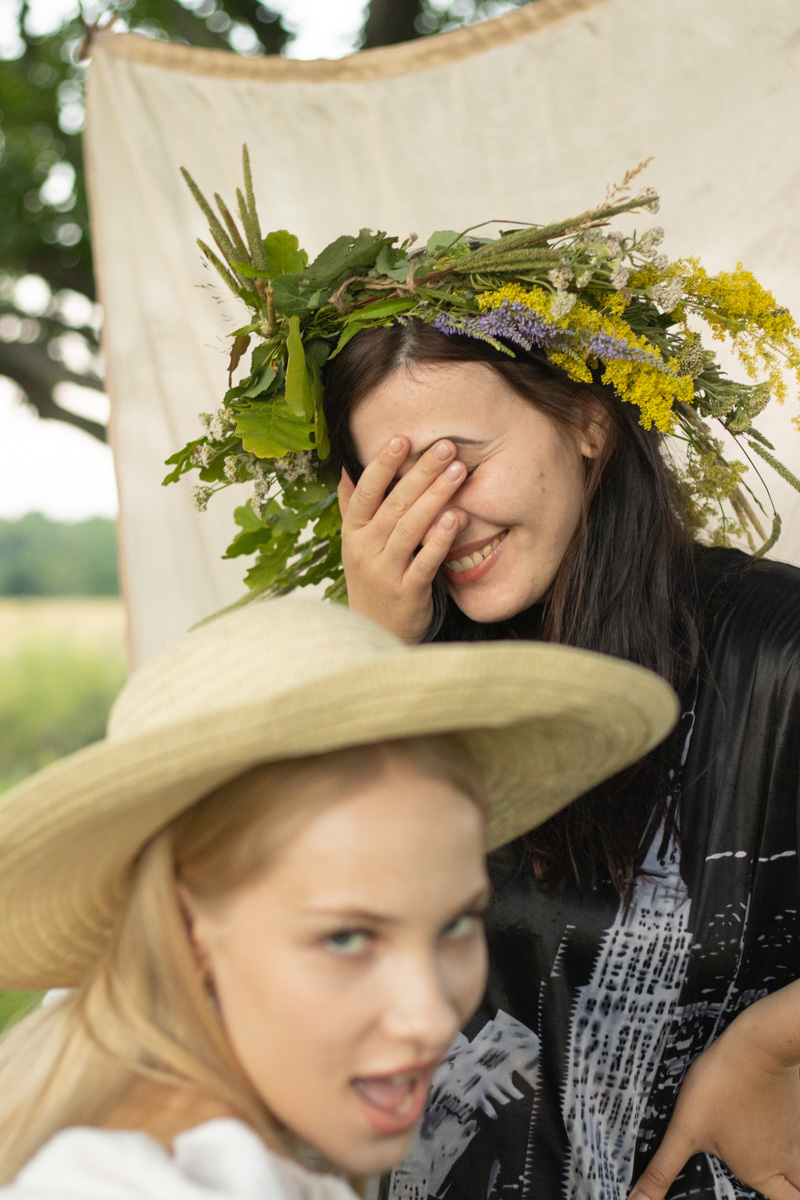 Чем занять себя в погожий летний денёк? Отличная идея для девушек – мастер-класс на природе от владимирского флориста Владимира Клыкова. Присоединиться к проекту можно абсолютно бесплатно, а вот впечатления будут бесценными.