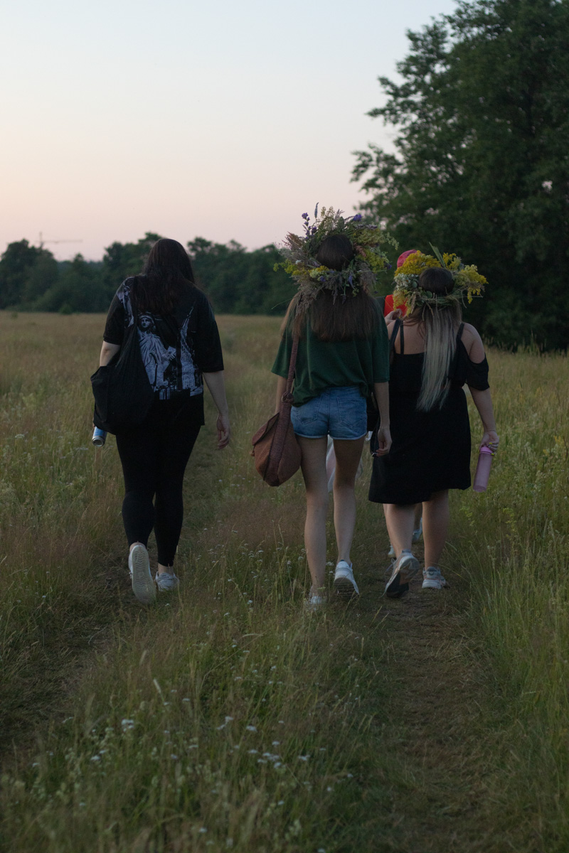 Чем занять себя в погожий летний денёк? Отличная идея для девушек – мастер-класс на природе от владимирского флориста Владимира Клыкова. Присоединиться к проекту можно абсолютно бесплатно, а вот впечатления будут бесценными.