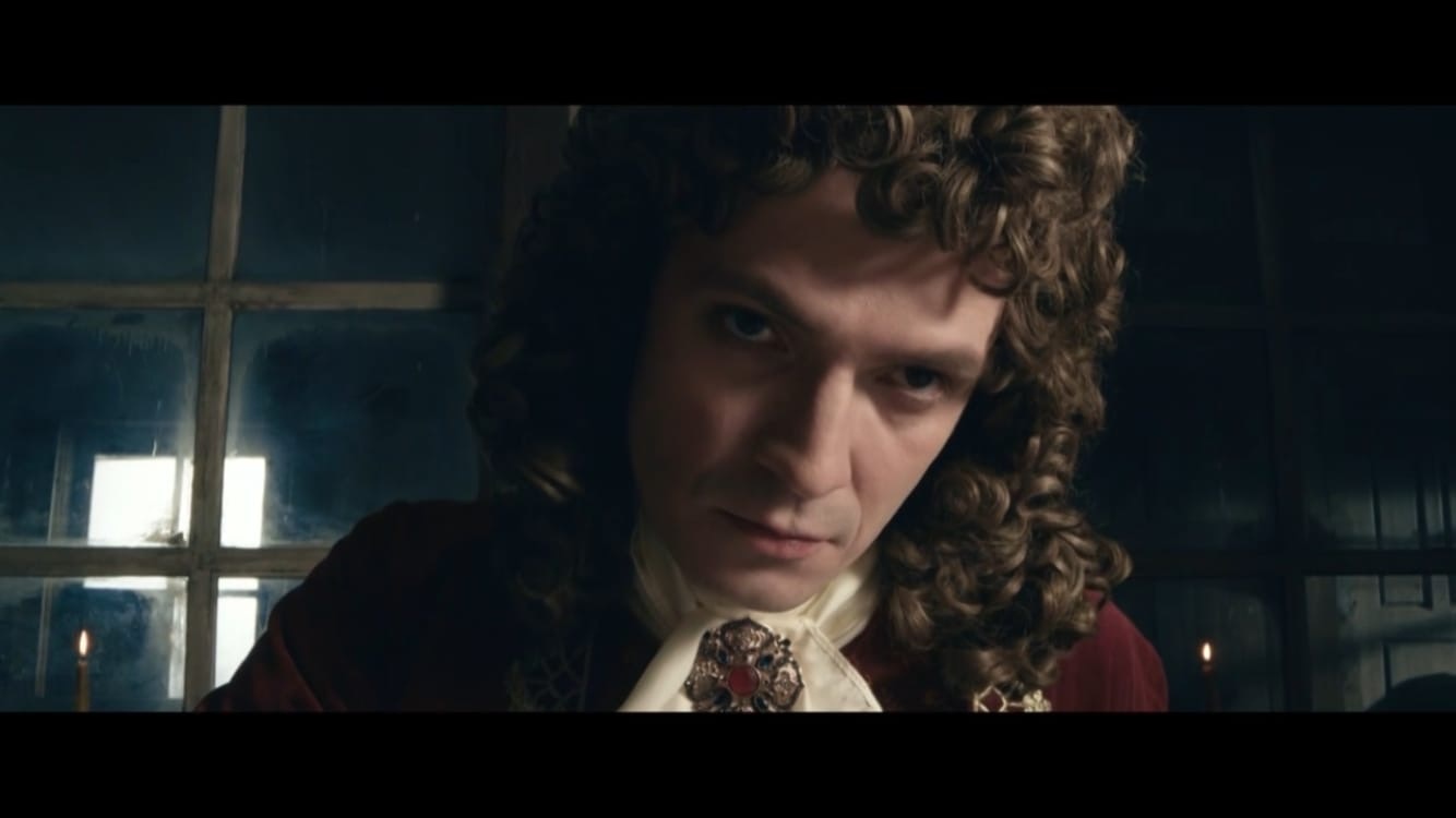 Александр Аладышев вошёл в историю, снявшись в документально-игровом историческом фильме Первого канала «Империя». Владимирский актёр примерил образ (и парик) Александра Даниловича Меншикова, ближайшего сподвижника Петра I и первого генерал-губернатора Петербурга.