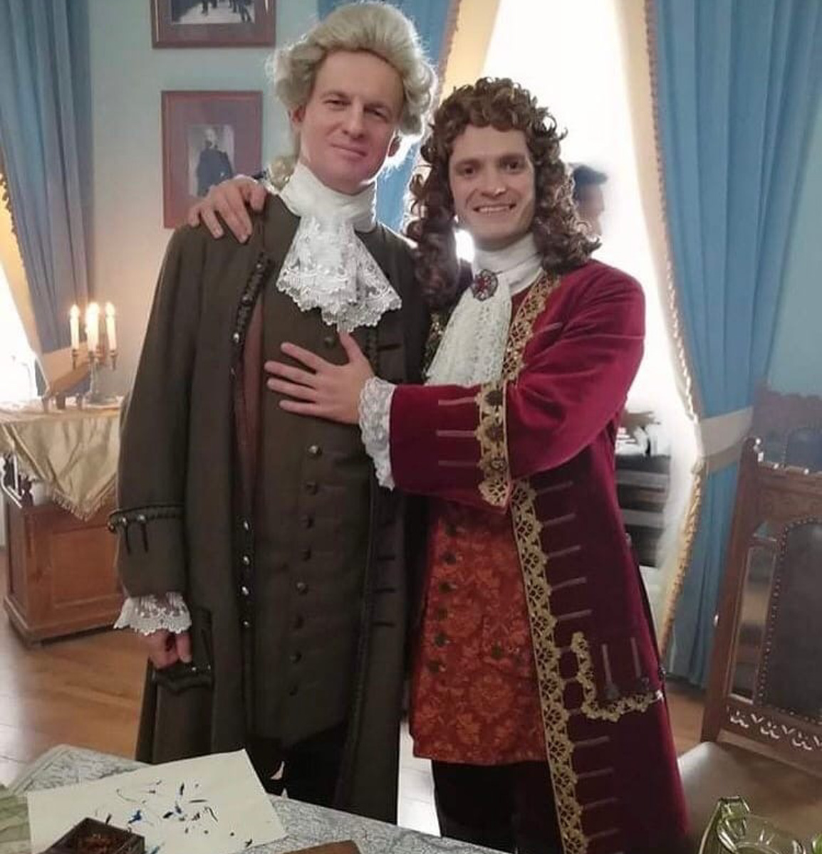 Александр Аладышев вошёл в историю, снявшись в документально-игровом историческом фильме Первого канала «Империя». Владимирский актёр примерил образ (и парик) Александра Даниловича Меншикова, ближайшего сподвижника Петра I и первого генерал-губернатора Петербурга.