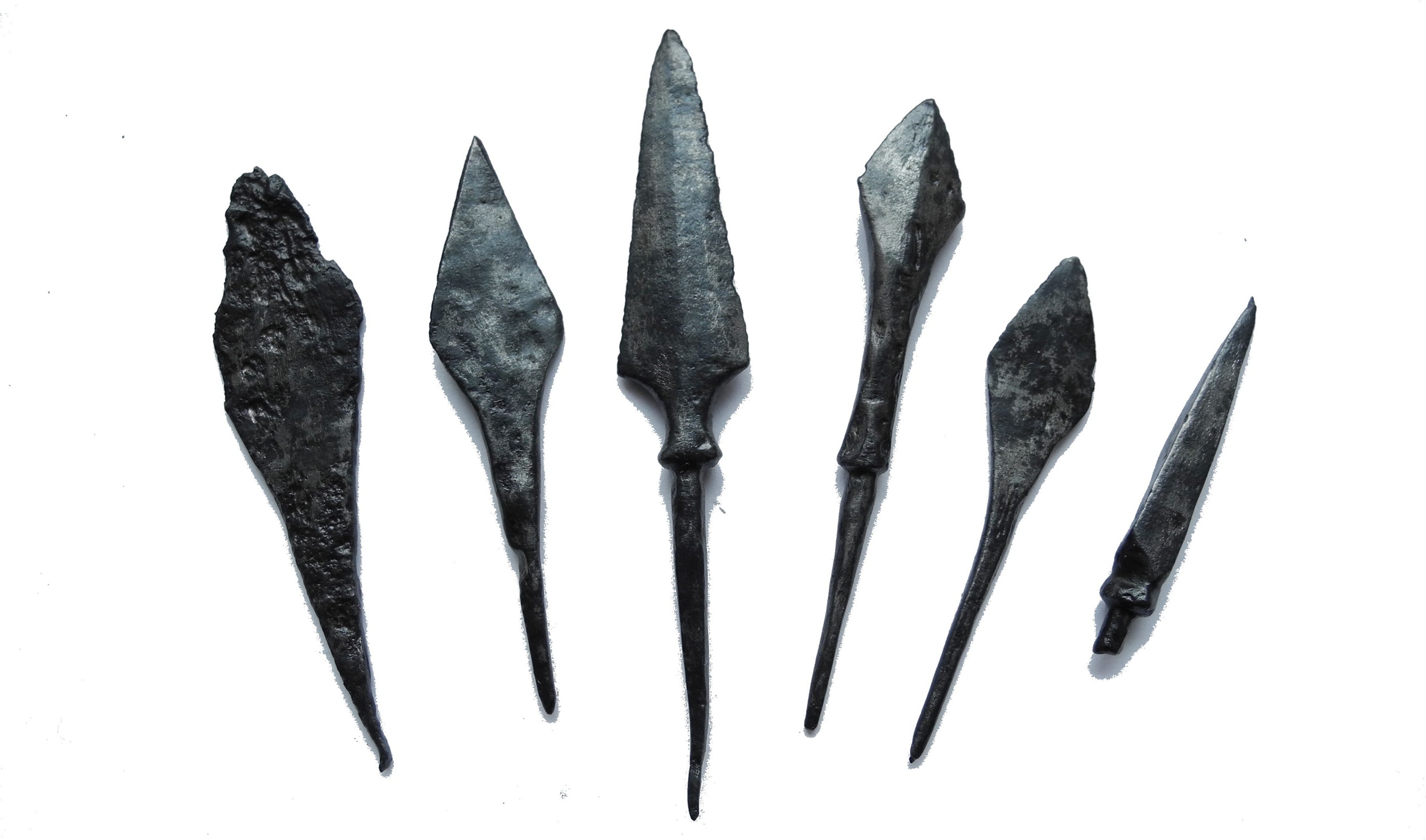 Археологи восстановили структуру поселения XII века рядом с Муромом. Древнерусское село обнаружили на месте строительства трассы М-12. На одной из крупных усадеб археологи нашли предметы, указывающие, что там жил профессиональный воин.