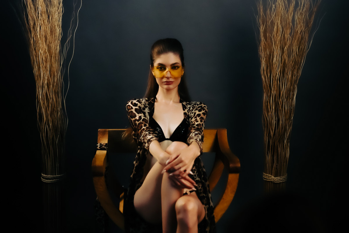 Для постов в сети — обнаженные девушки, для публикаций на личной странице — головокружительные снимки природы с коптера. Некогда столичный фотограф Владимир Кононенко привлек внимание общественности, став причиной перепалок философского характера в местных творческих пабликах: разве приезжие авторы априори лучше местных? «Ключ-Медиа» познакомился с Владимиром Кононенко и узнал, чем приехавший в 33-й регион художник может удивить горожан