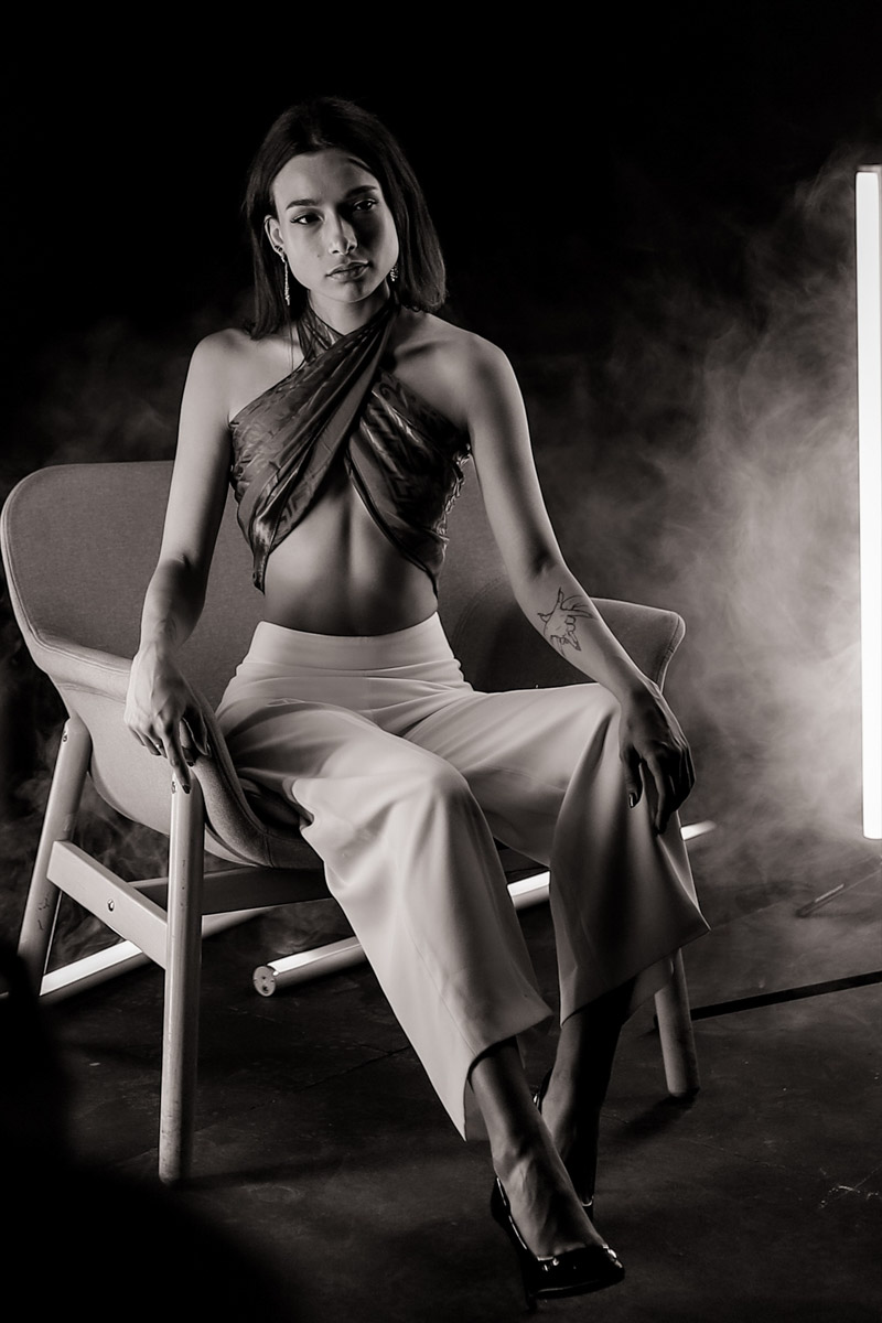 Для постов в сети — обнаженные девушки, для публикаций на личной странице — головокружительные снимки природы с коптера. Некогда столичный фотограф Владимир Кононенко привлек внимание общественности, став причиной перепалок философского характера в местных творческих пабликах: разве приезжие авторы априори лучше местных? «Ключ-Медиа» познакомился с Владимиром Кононенко и узнал, чем приехавший в 33-й регион художник может удивить горожан