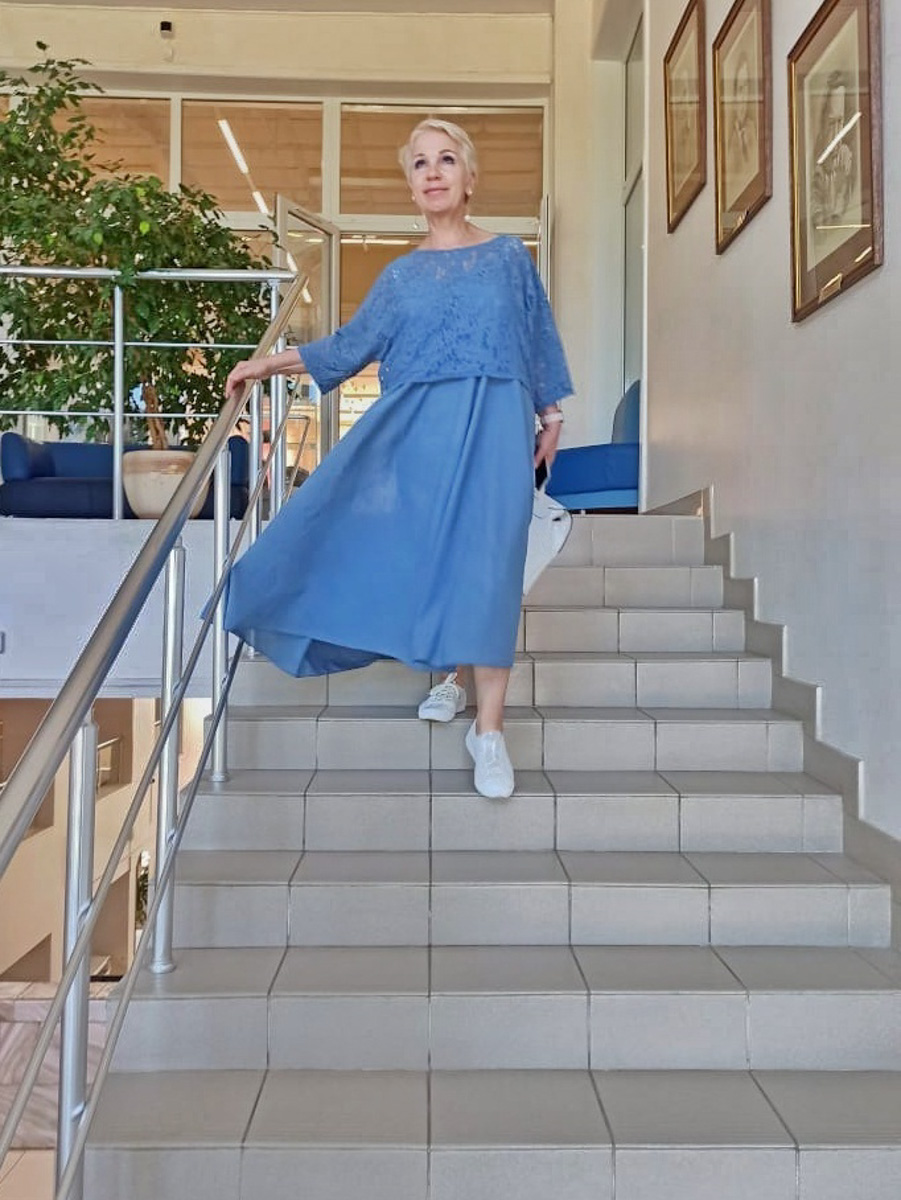 Жительница Владимира приняла участие в марафоне «Неделя без брюк». За семь дней Ирина Дубиневич представила семь разных образов в платьях. Ее идею тут же подхватили коллеги по работе и друзья. Да и сама женщина теперь не спешит возвращаться к прежним нарядам.