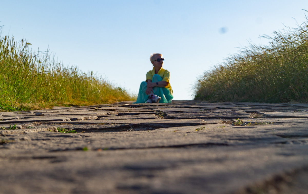 Жительница Владимира приняла участие в марафоне «Неделя без брюк». За семь дней Ирина Дубиневич представила семь разных образов в платьях. Ее идею тут же подхватили коллеги по работе и друзья. Да и сама женщина теперь не спешит возвращаться к прежним нарядам.
