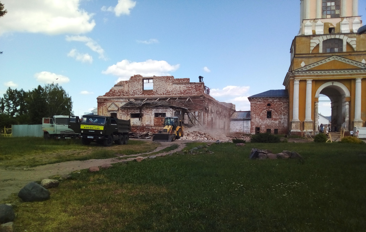 Музыка, игры и спорт – детям. Новые места для прогулок – всем. Приятная картинка получается, если взглянуть на свежие объекты для отдыха и развлечений во Владимире и других городах 33-го региона.