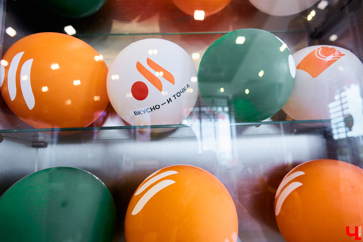 17 июля на проспекте Ленина открылся первый ресторан новой отечественной сети фастфуда «Вкусно — и точка». Как там кормят, и что изменилось после ухода с рынка McDonald’s?