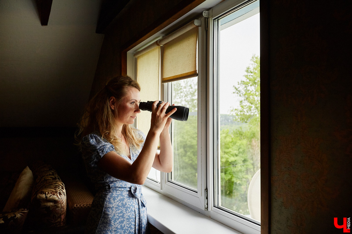 Поменять квартиру в самом центре Владимира на жизнь за городом решатся не все. Но героиня нашего сегодняшнего материала свой выбор сделала в пользу коттеджа. Теперь у нее и ее семьи свой просторный дом с кухней мечты, красивым садом и бассейном.