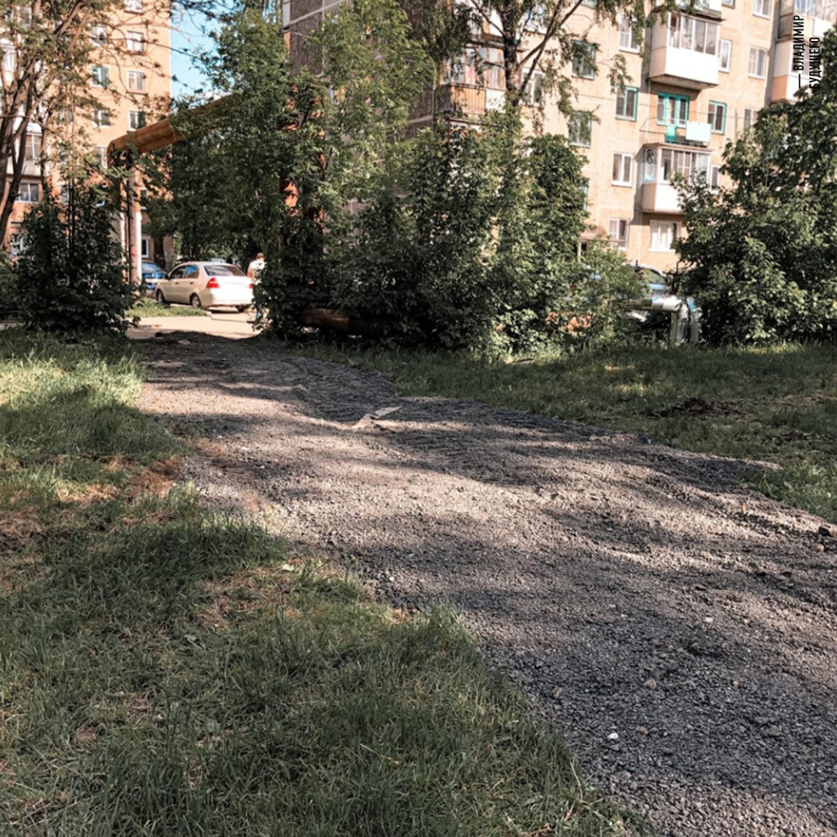 «Падшие» лавочки и «уставшие» заборы. Удивить наших людей «прелестями» благоустройства, глядя на которые сразу слышишь коронную фразу Вовки из Тридевятого царства «И так сойдет!», сложно, но еще возможно.