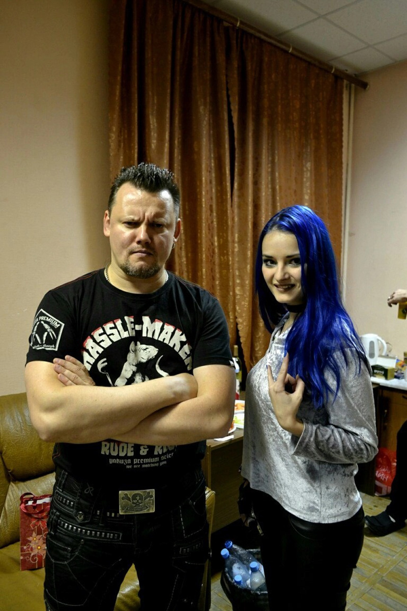 Владимирская певица Юлия Покачалова приняла участие в съемках биографического сериала про легендарную группу «Король и Шут». Девушка рассказала, как ей удалось туда попасть и что больше всего запомнилось.