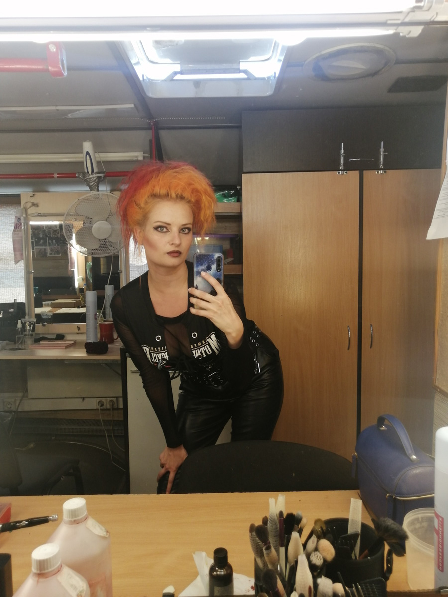 Владимирская певица Юлия Покачалова приняла участие в съемках биографического сериала про легендарную группу «Король и Шут». Девушка рассказала, как ей удалось туда попасть и что больше всего запомнилось.