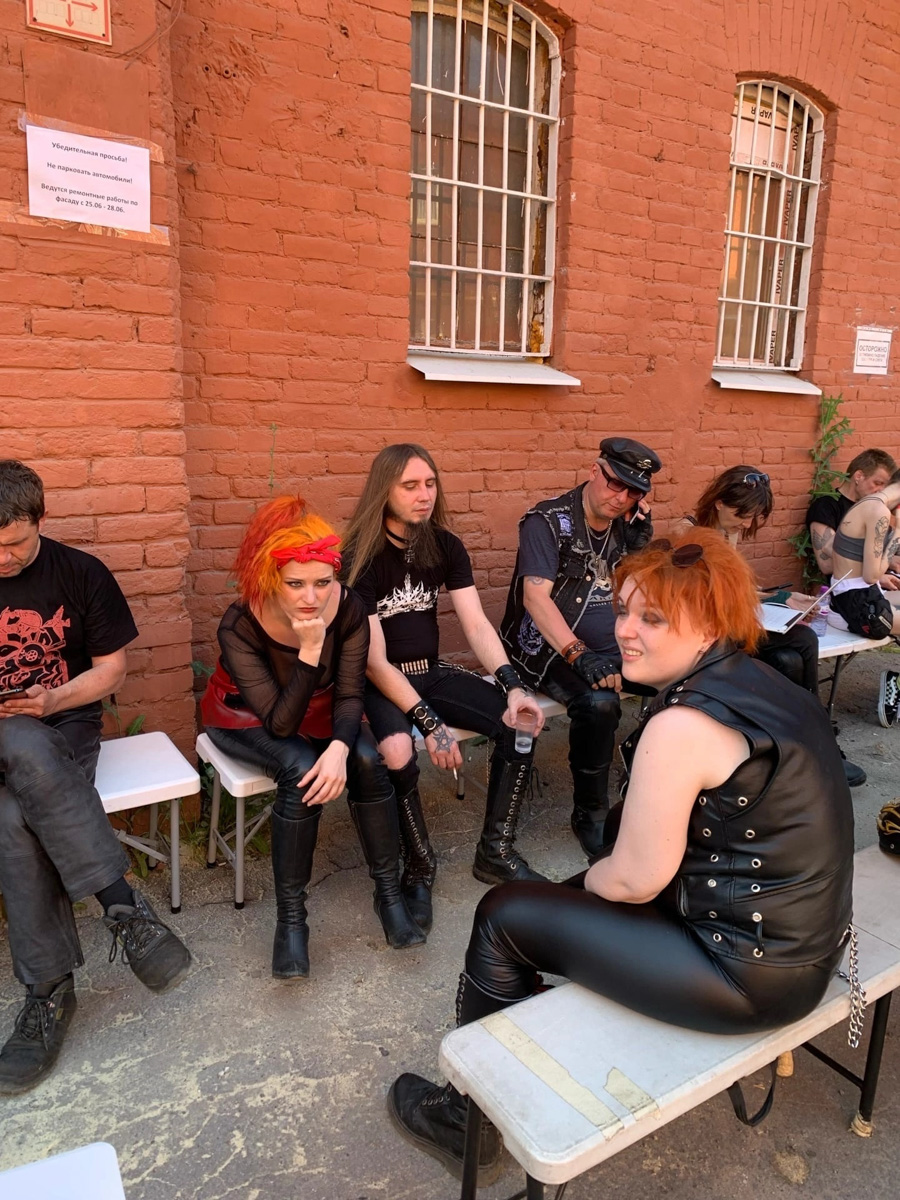 Владимирская певица Юлия Покачалова приняла участие в съемках биографического сериала про легендарную группу «Король и Шут». Девушка рассказала, как ей удалось туда попасть и что больше всего запомнилось.