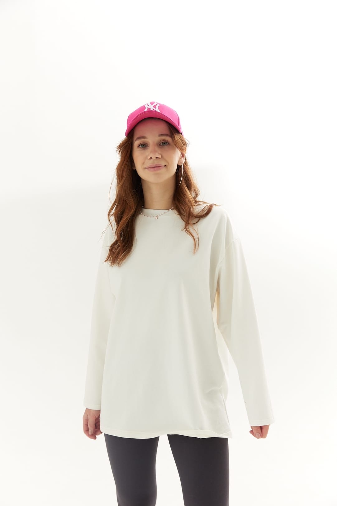 Раньше она носила короткие юбки и предпочитала глубокие вырезы, а теперь выбирает только удобную одежду. Молодой владимирский дизайнер Елизавета Веретенникова продемонстрировала нашему изданию те наряды, в которых она чувствует себя комфортно всегда и везде.