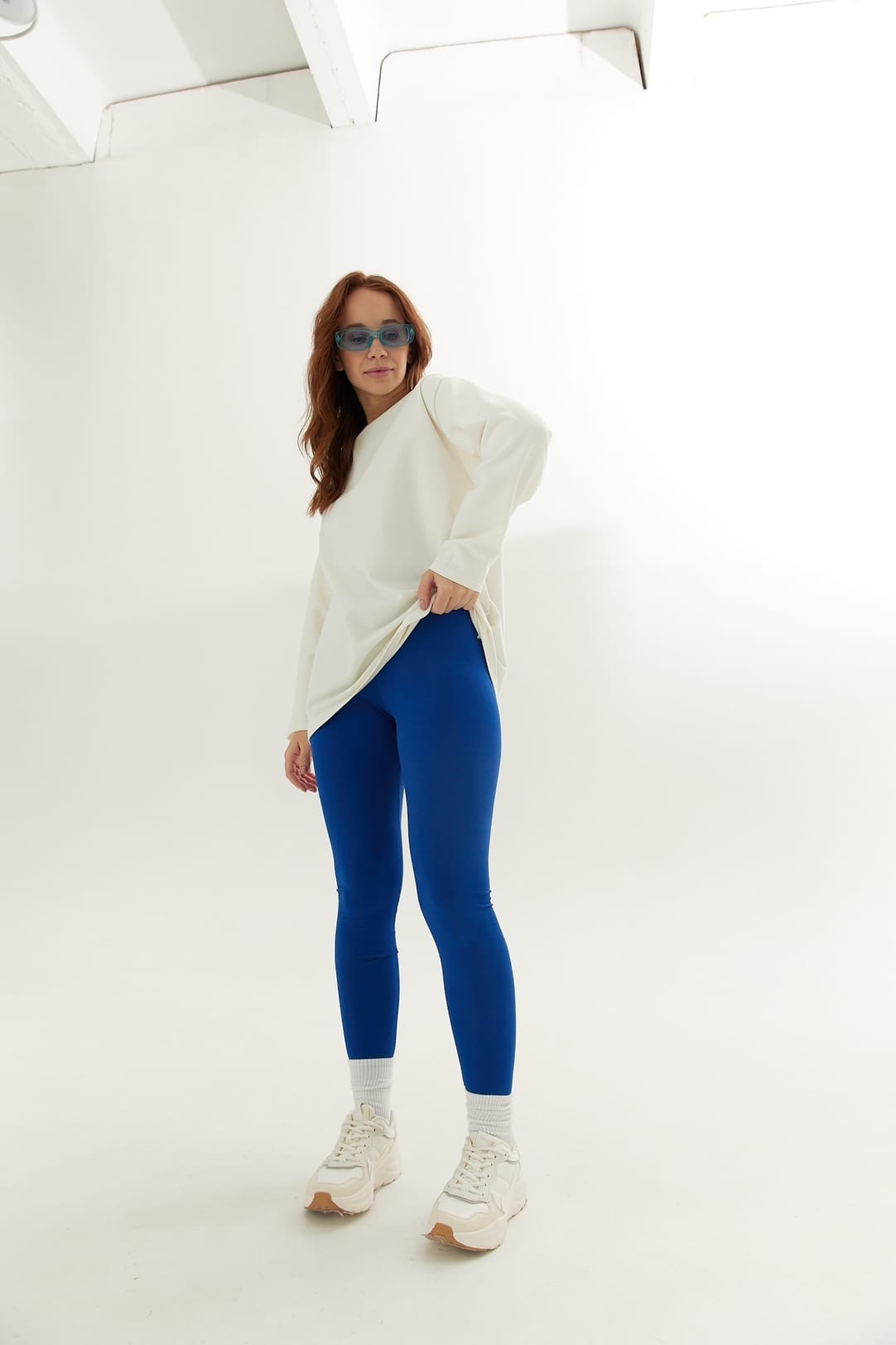 Раньше она носила короткие юбки и предпочитала глубокие вырезы, а теперь выбирает только удобную одежду. Молодой владимирский дизайнер Елизавета Веретенникова продемонстрировала нашему изданию те наряды, в которых она чувствует себя комфортно всегда и везде.