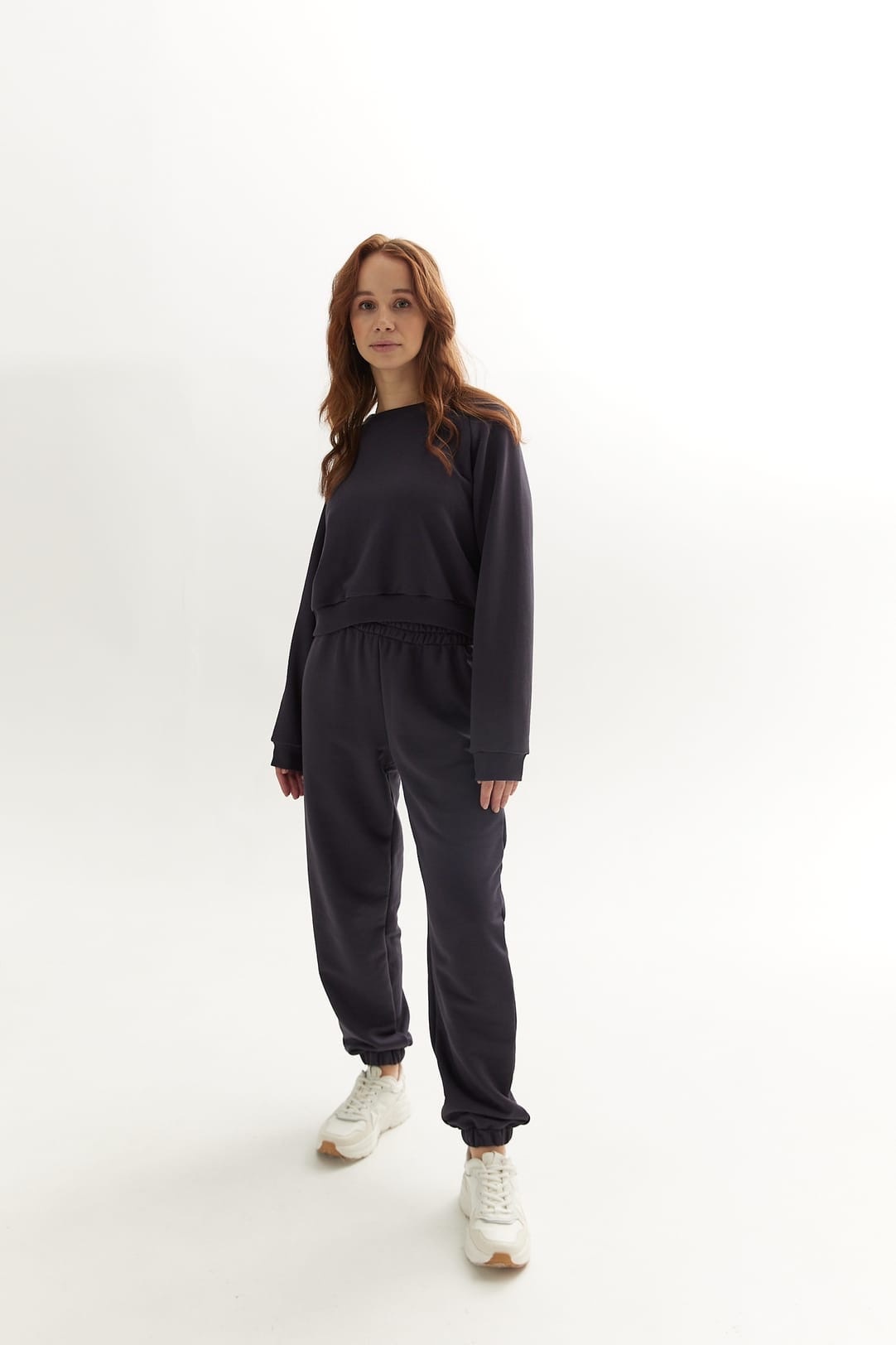 Раньше она носила короткие юбки и предпочитала глубокие вырезы, а теперь выбирает только удобную одежду. Молодой владимирский дизайнер Елизавета Веретенникова продемонстрировала нашему изданию те наряды, в которых она чувствует себя комфортно всегда и везде.