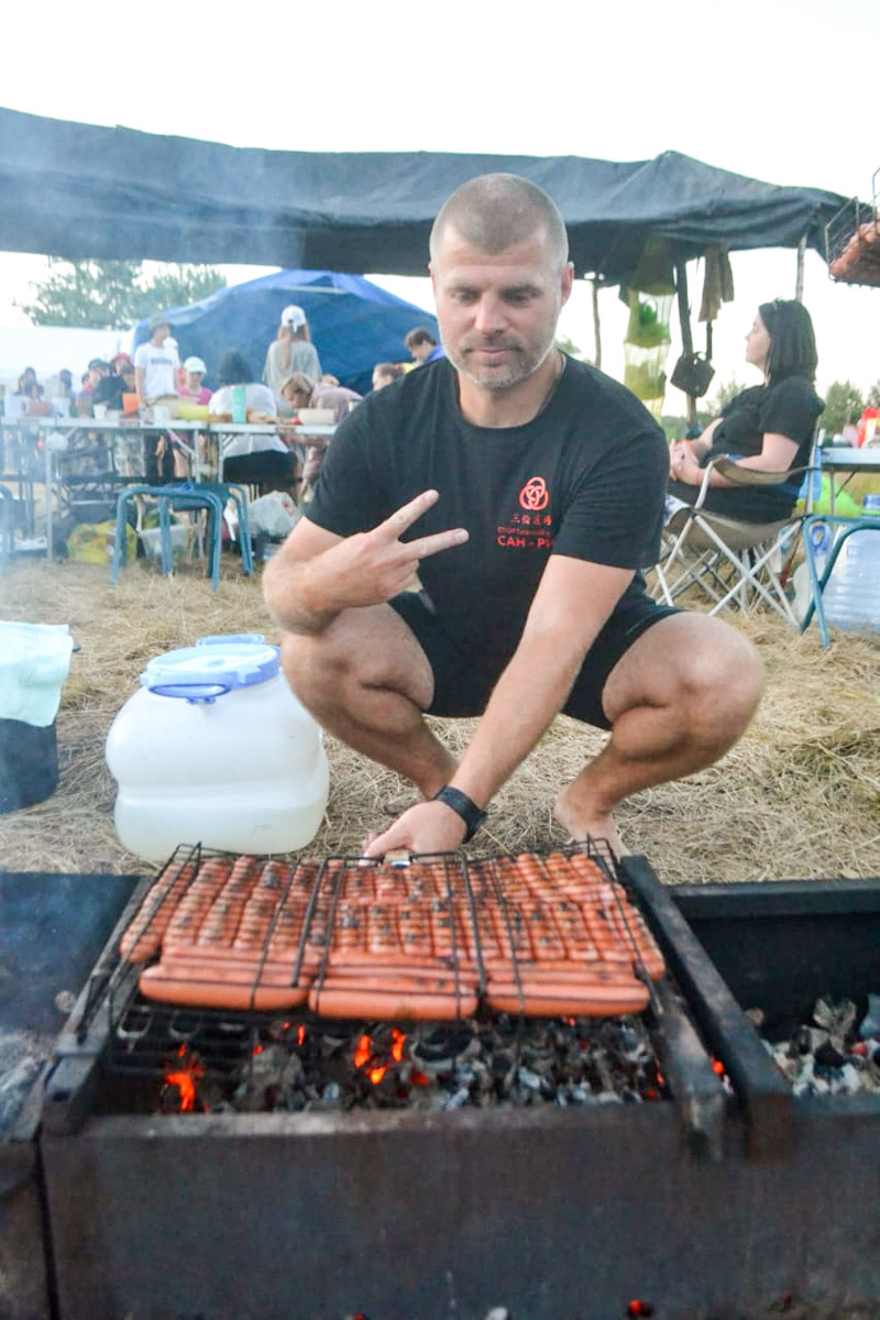 В течение 25 лет клуб каратэ совершенствовал свой летний лагерь и вывел формулу идеального сезонного досуга. Неделя на выездной базе «САН-РИН» во Владимирской области – это не только тренировочные сборы, но и активный отдых на природе, причем для всей семьи.