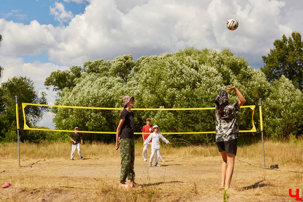 В течение 25 лет клуб каратэ совершенствовал свой летний лагерь и вывел формулу идеального сезонного досуга. Неделя на выездной базе «САН-РИН» во Владимирской области – это не только тренировочные сборы, но и активный отдых на природе, причем для всей семьи.