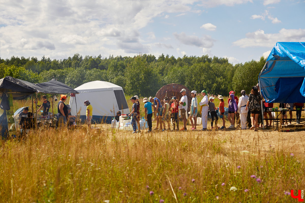 В течение 25 лет клуб каратэ совершенствовал свой летний лагерь и вывел формулу идеального сезонного досуга. Неделя на выездной базе «САН-РИН» во Владимирской области – это не только тренировочные сборы, но и активный отдых на природе, причем для всей семьи.