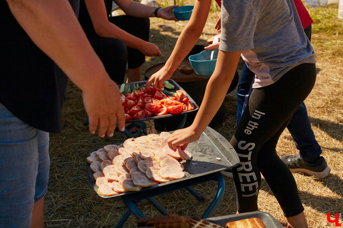В течение 25 лет клуб каратэ совершенствовал свой летний лагерь и вывел формулу идеального сезонного досуга. Неделя на выездной базе «САН-РИН» во Владимирской области – это не только тренировочные сборы, но и активный отдых на природе, причем для всей семьи.