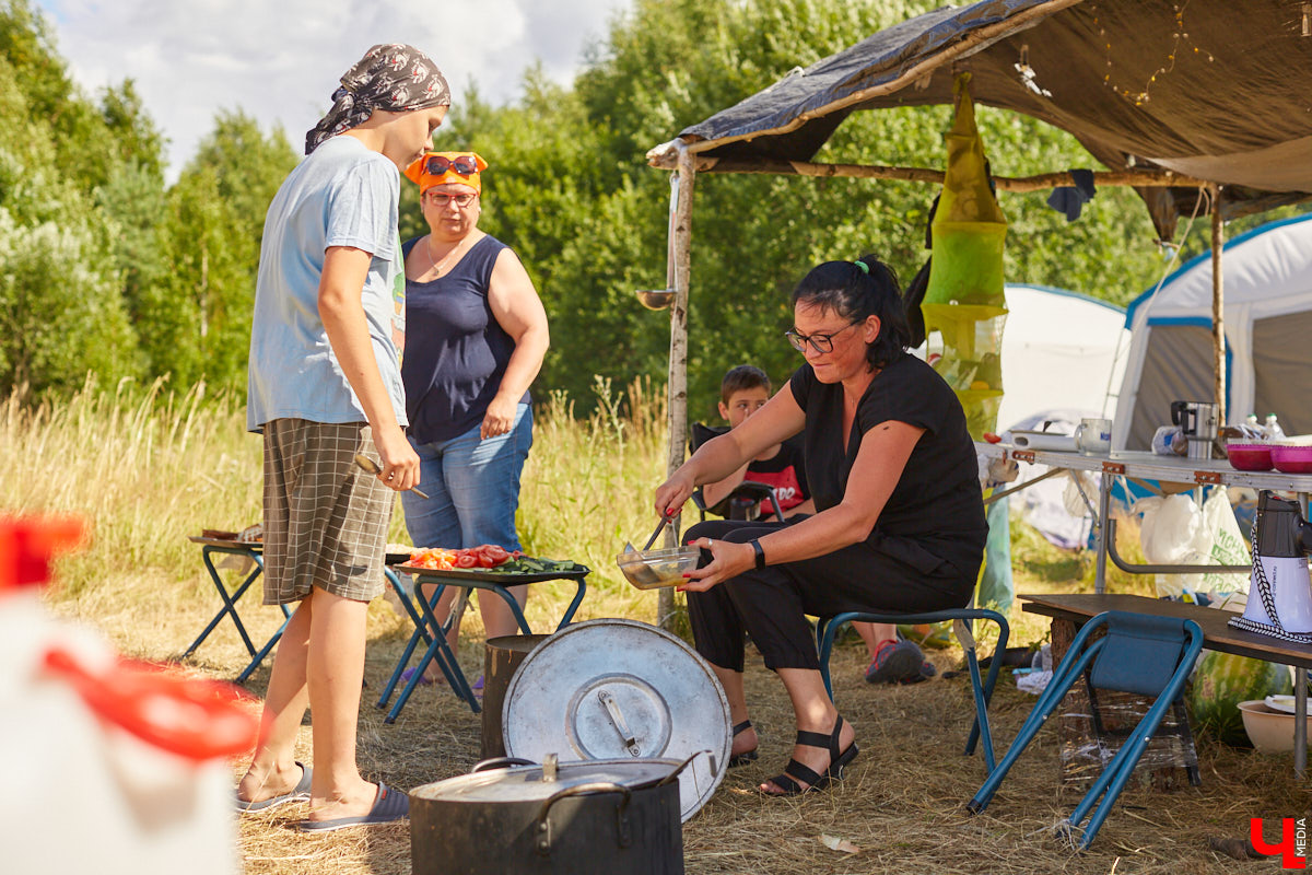 В течение 25 лет клуб каратэ совершенствовал свой летний лагерь и вывел формулу идеального сезонного досуга. Неделя на выездной базе «САН-РИН» во Владимирской области – это не только тренировочные сборы, но и активный отдых на природе, причем для всей семьи.