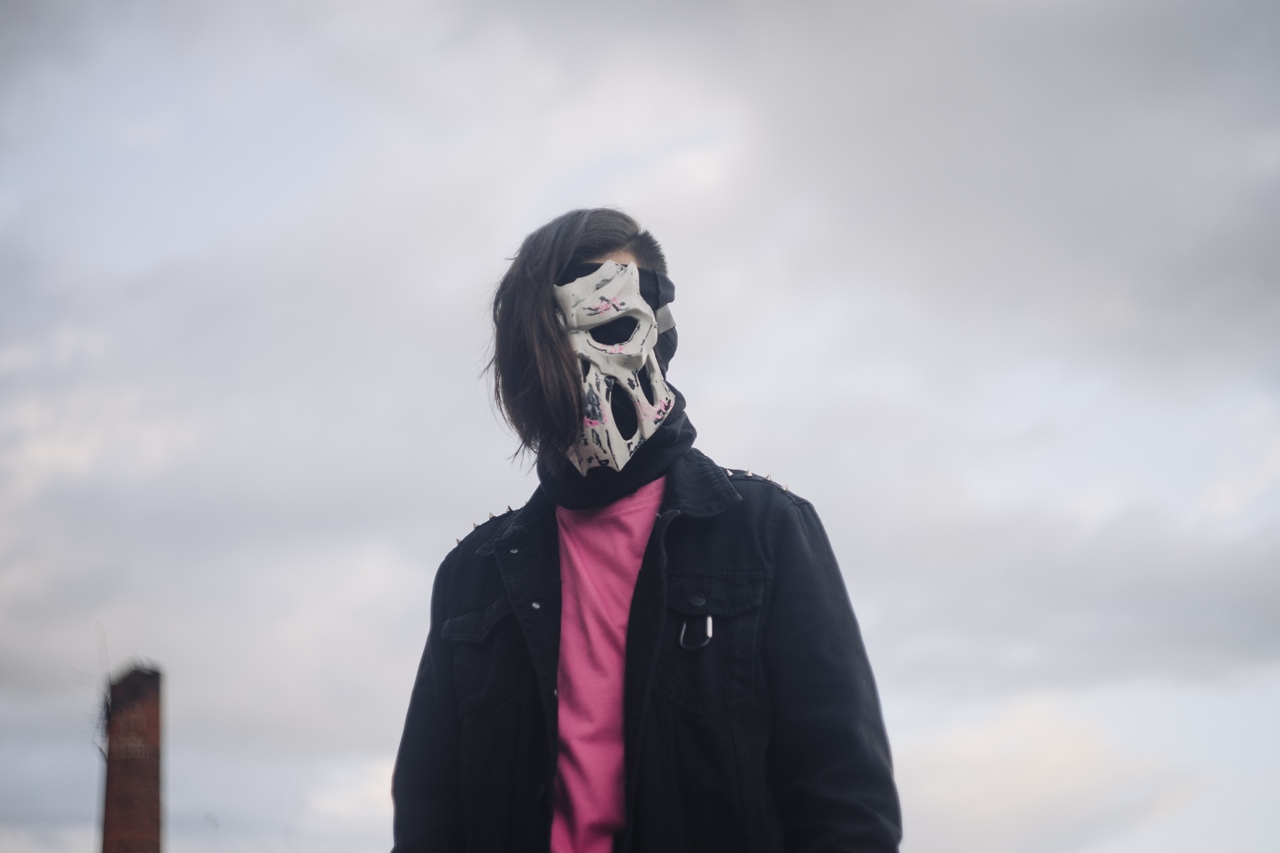 Первые синглы, первый тур, организованный своими силами фестиваль и, самое важное, все возрастающая любовь публики – владимирской молодой группе «АЙМСОРИ» есть чем похвастаться. Наше издание уже давно следит за успехами музыкантов. И вот настало время для более тесного знакомства.