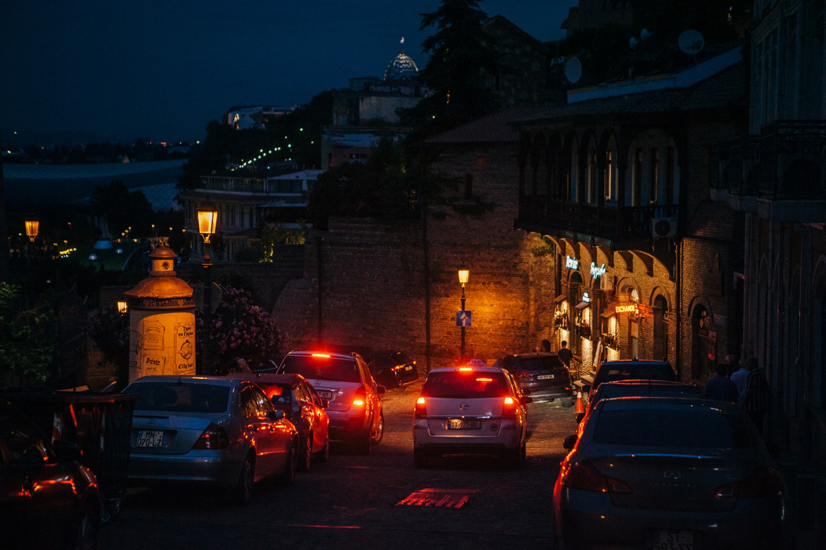 Фотограф из Владимира вошел в число победителей всероссийского фотоконкурса «Моя планета. Чудеса России». Из 3 тысяч работ жюри отобрало всего 43. Среди них и снимок Владимира Никонова «Остров». Как появилась идея этого кадра, чем фотографа привлекают Грузия и Армения и почему он неизменно возвращается в Суздаль? Владимир Никонов рассказал об этом «Ключ-Медиа».