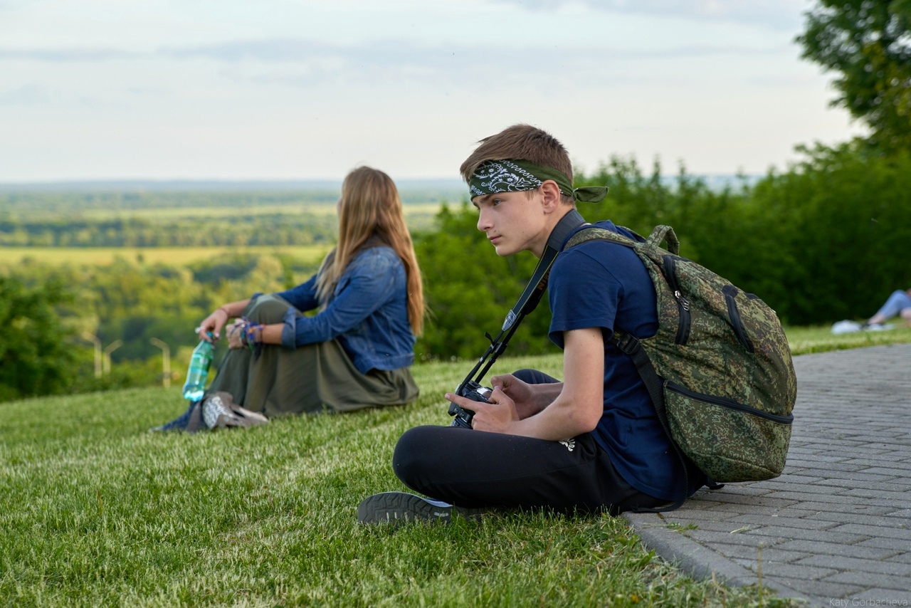 Проект «Экскурсии от местных для местных» существует в нашем городе уже шестой год. Он был создан по инициативе очень креативного человека — бывшего владимирского тележурналиста и учредителя сувенирной артели «Дяди Миша» Михаила Самойлова. Присоединиться к нему может каждый!