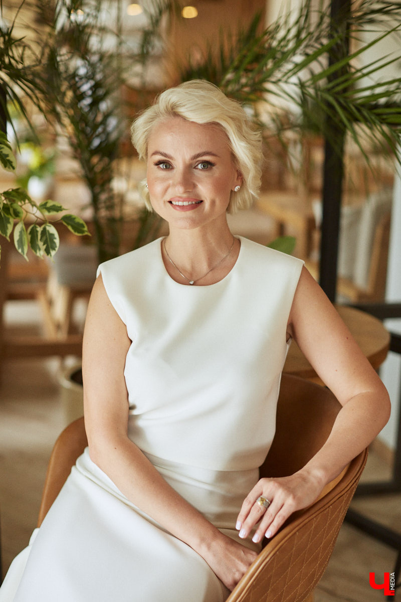 Ирину Шепелеву часто сравнивают с актрисой Кэмерон Диас, но она предпочитает быть самой собой. По этому же принципу Ирина построила и свою компанию по производству эксклюзивной мебели и текстиля для дома. Как удается заниматься бизнесом, воспитывать двоих замечательных детей и оставаться собой, бизнес-леди рассказала в эксклюзивном интервью «Ключ-Медиа».