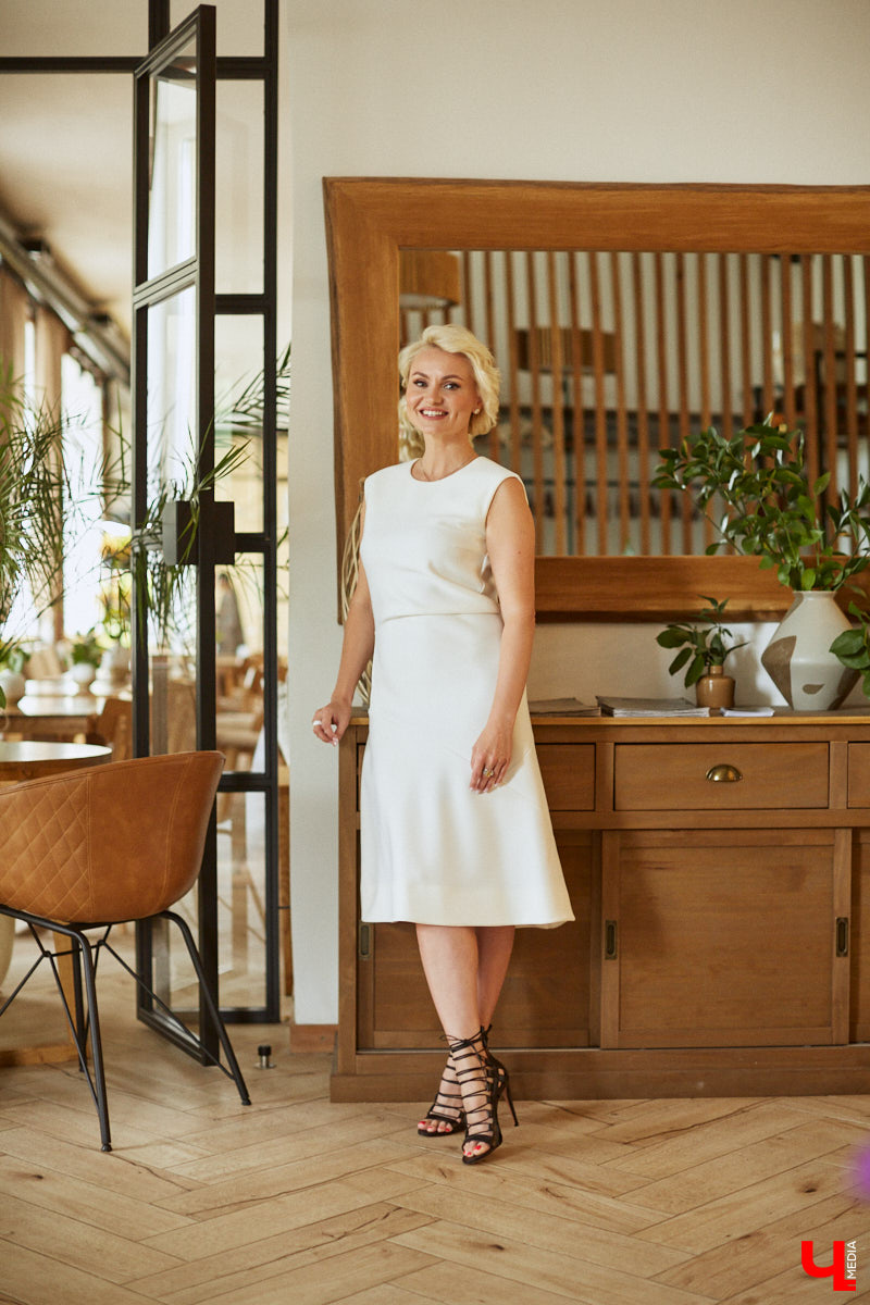 Ирину Шепелеву часто сравнивают с актрисой Кэмерон Диас, но она предпочитает быть самой собой. По этому же принципу Ирина построила и свою компанию по производству эксклюзивной мебели и текстиля для дома. Как удается заниматься бизнесом, воспитывать двоих замечательных детей и оставаться собой, бизнес-леди рассказала в эксклюзивном интервью «Ключ-Медиа».