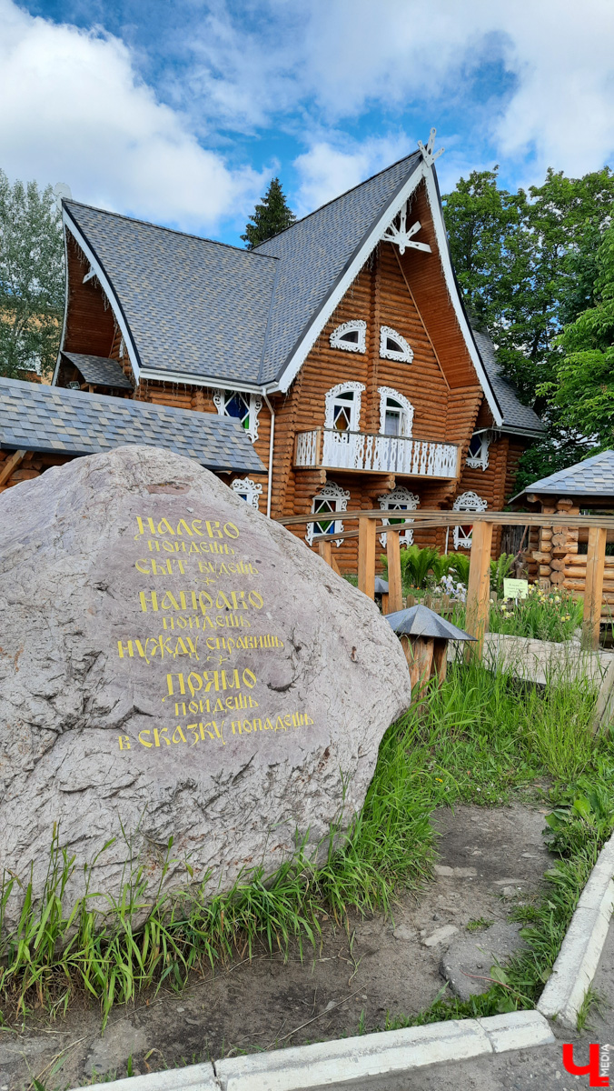 Ехать некуда? Да бросьте! Бросьте дела и айда в Кострому. Мы там побывали, делимся впечатлениями и фото.