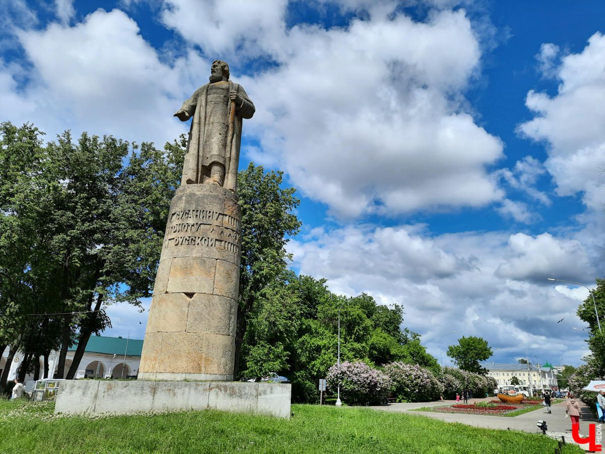 Ехать некуда? Да бросьте! Бросьте дела и айда в Кострому. Мы там побывали, делимся впечатлениями и фото.