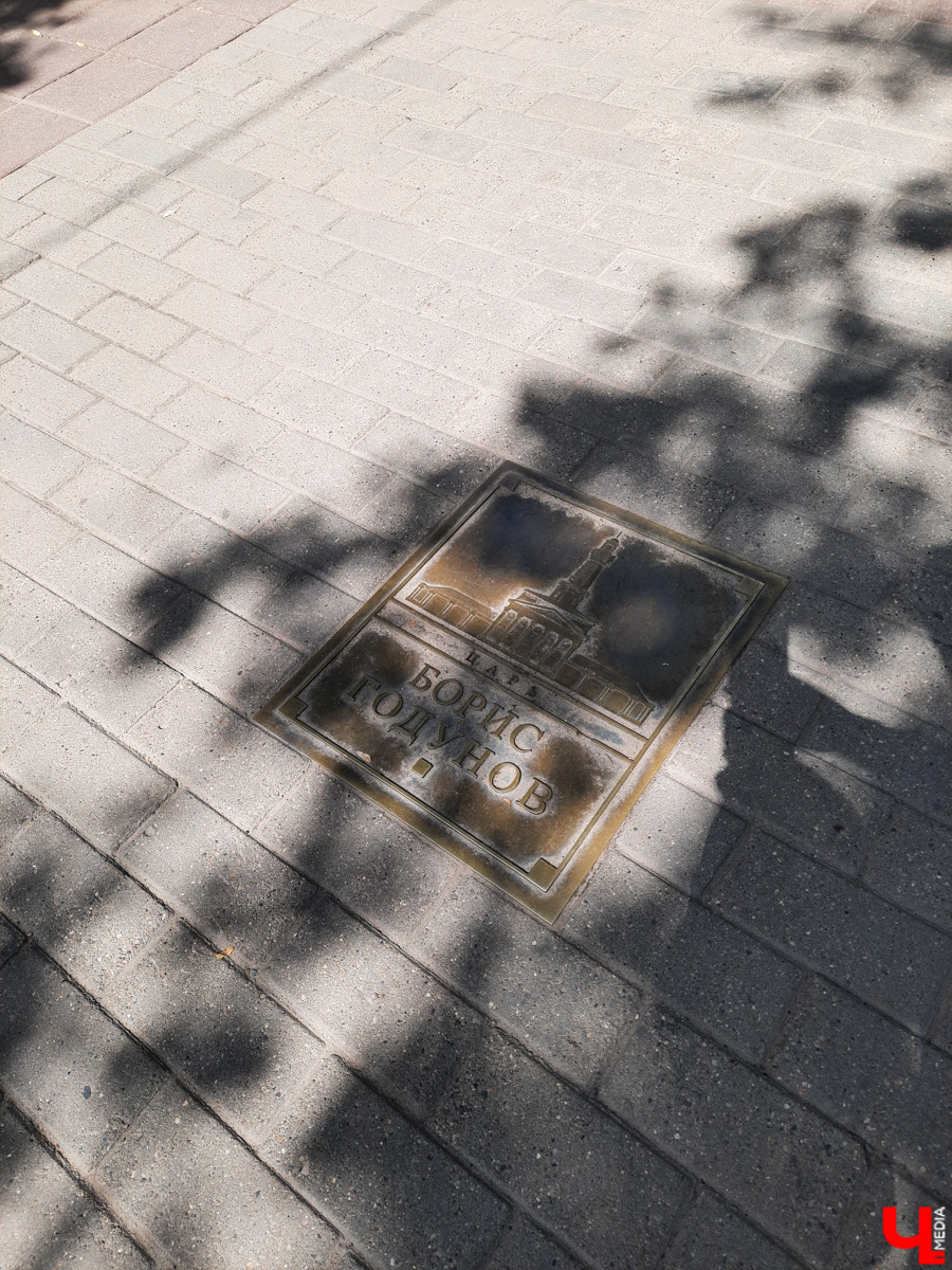 Ехать некуда? Да бросьте! Бросьте дела и айда в Кострому. Мы там побывали, делимся впечатлениями и фото.