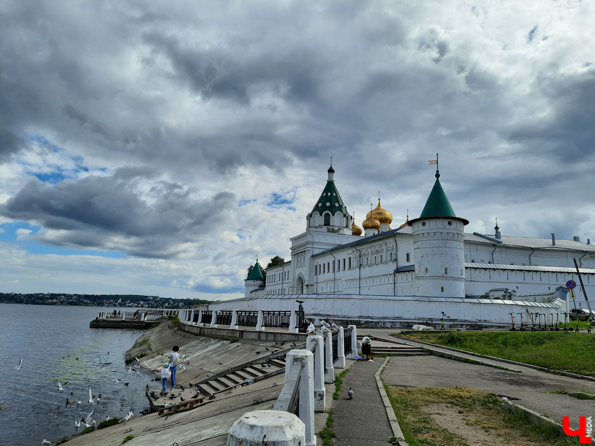 Ехать некуда? Да бросьте! Бросьте дела и айда в Кострому. Мы там побывали, делимся впечатлениями и фото.