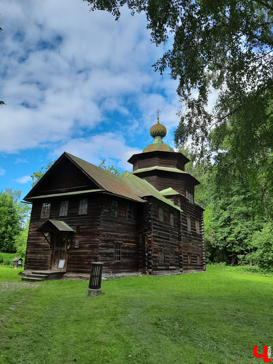 Ехать некуда? Да бросьте! Бросьте дела и айда в Кострому. Мы там побывали, делимся впечатлениями и фото.