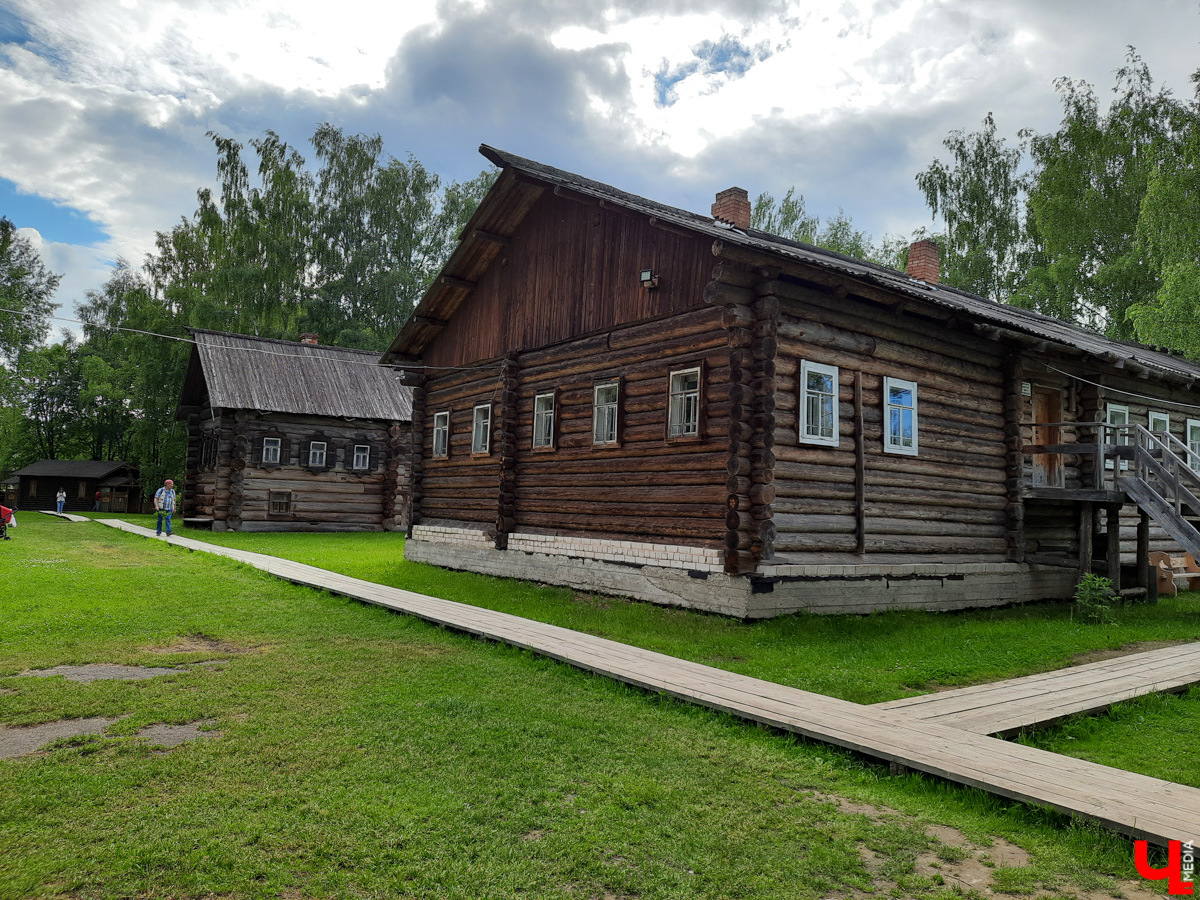 Ехать некуда? Да бросьте! Бросьте дела и айда в Кострому. Мы там побывали, делимся впечатлениями и фото.