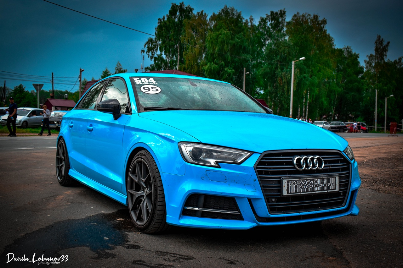 Впервые за 7 лет в регионе состоялись официальные уличные гонки. В Бараках прошел первый этап чемпионата по автомобильному спорту в дисциплине дрэг-рейсинг. Участие в нем приняли три десятка экипажей из Владимирской, Ивановской, Московской областей, Ярославля, Нижнего Новгорода и даже Иркутска. Судя по потрясающим фото, зрелище было ярким. Почти как в легендарном «Форсаже»!