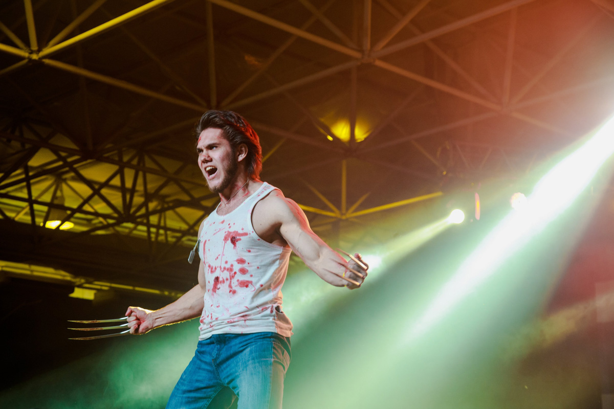 Житель Коврова примерил на себя роль легендарного персонажа комиксов. В образе брутального наследника трона Атлантиды Кирилл Павленко участвовал в косплей-фестивале. Получилось правдоподобно. Все благодаря внешнему сходству с Акваменом и идентичному рисунку на торсе.