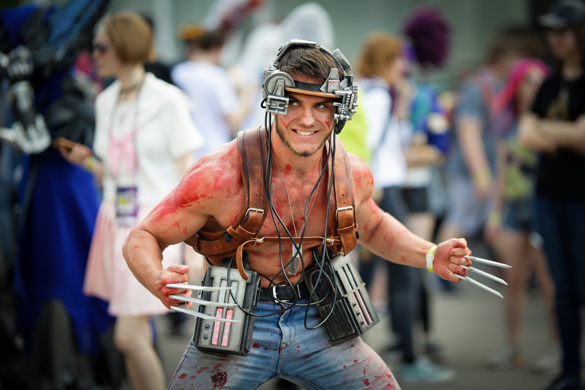 Житель Коврова примерил на себя роль легендарного персонажа комиксов. В образе брутального наследника трона Атлантиды Кирилл Павленко участвовал в косплей-фестивале. Получилось правдоподобно. Все благодаря внешнему сходству с Акваменом и идентичному рисунку на торсе.