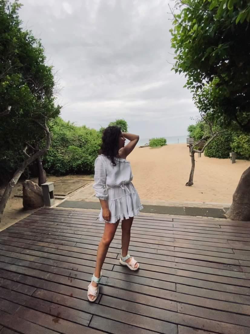 Владимирская танцовщица Алена Пона этим летом выбрала местом для отдыха Шри-Ланку – страну чая, джунглей, азиатского колорита и серфинга. Побывав там, девушка осталась под приятным впечатлением. Чем же пленил ее райский уголок?