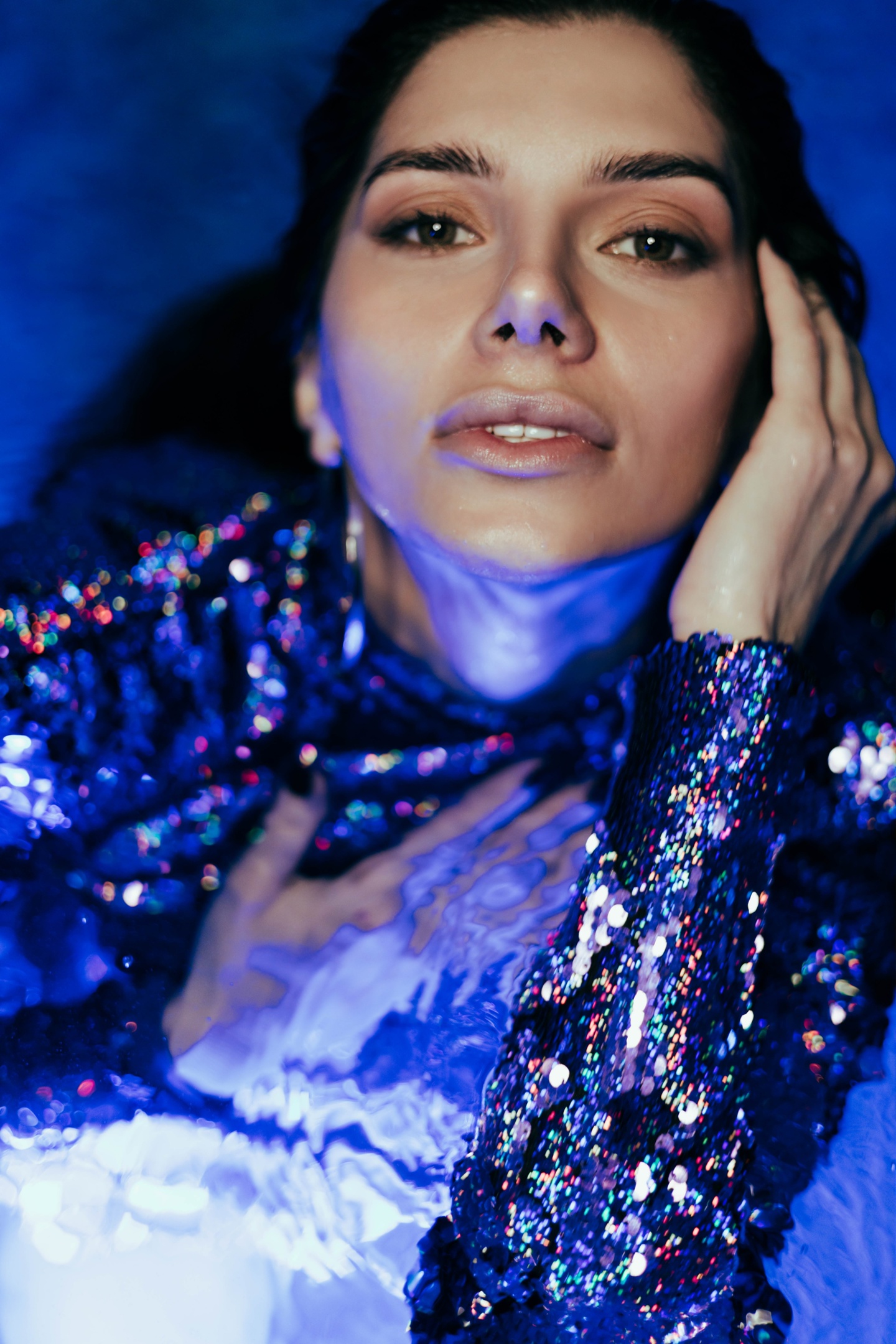 Недавно масштабная съёмка по мотивам фильма «Малена» привлекла внимание горожан. В кадре – семнадцать парней и блогер Мария Киселёва, за кадром – фотограф Марина Северянова. Знакомимся с девушкой, которая воплотила креативный проект в жизнь.