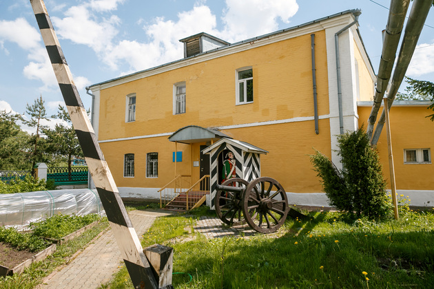 В июле администрация Собинского района презентовала маршрут «По Суворовским местам», который охватывает села Ундол, Черкутино, Алепино, Кистыш и сельцо Орехово. Это пункты назначения не только славятся своими прекрасными видами. Это сама история, связанная с выдающимися людьми Владимирщины.