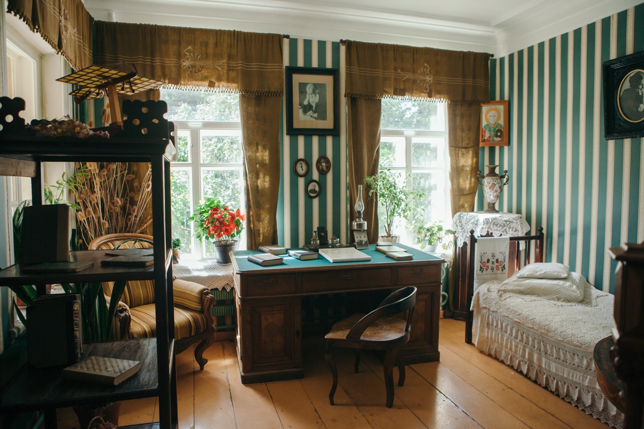 В июле администрация Собинского района презентовала маршрут «По Суворовским местам», который охватывает села Ундол, Черкутино, Алепино, Кистыш и сельцо Орехово. Это пункты назначения не только славятся своими прекрасными видами. Это сама история, связанная с выдающимися людьми Владимирщины.