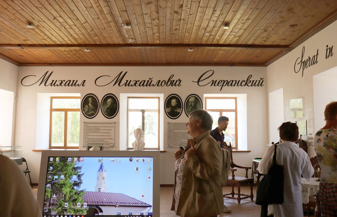 В июле администрация Собинского района презентовала маршрут «По Суворовским местам», который охватывает села Ундол, Черкутино, Алепино, Кистыш и сельцо Орехово. Это пункты назначения не только славятся своими прекрасными видами. Это сама история, связанная с выдающимися людьми Владимирщины.