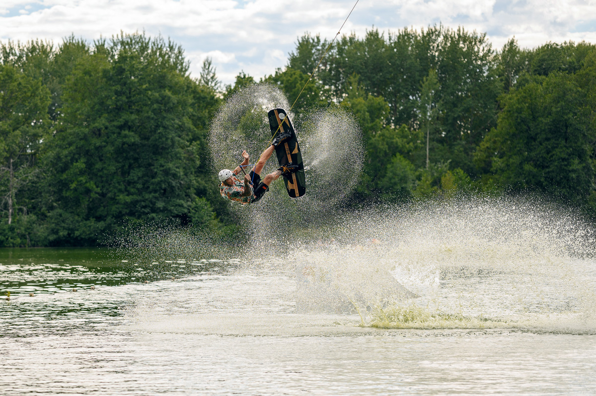 Сезон пляжных вечеринок в Загородном парке открывается. До конца лета жителей и гостей города ждут бесплатные субботние развлечения. Диджеи, активный отдых и множество других интересностей прилагаются. Подробнее о первом насыщенном уик-энде, собравшем более 3000 гостей, и грядущих ивентах — в материале «Ключ-Медиа».
