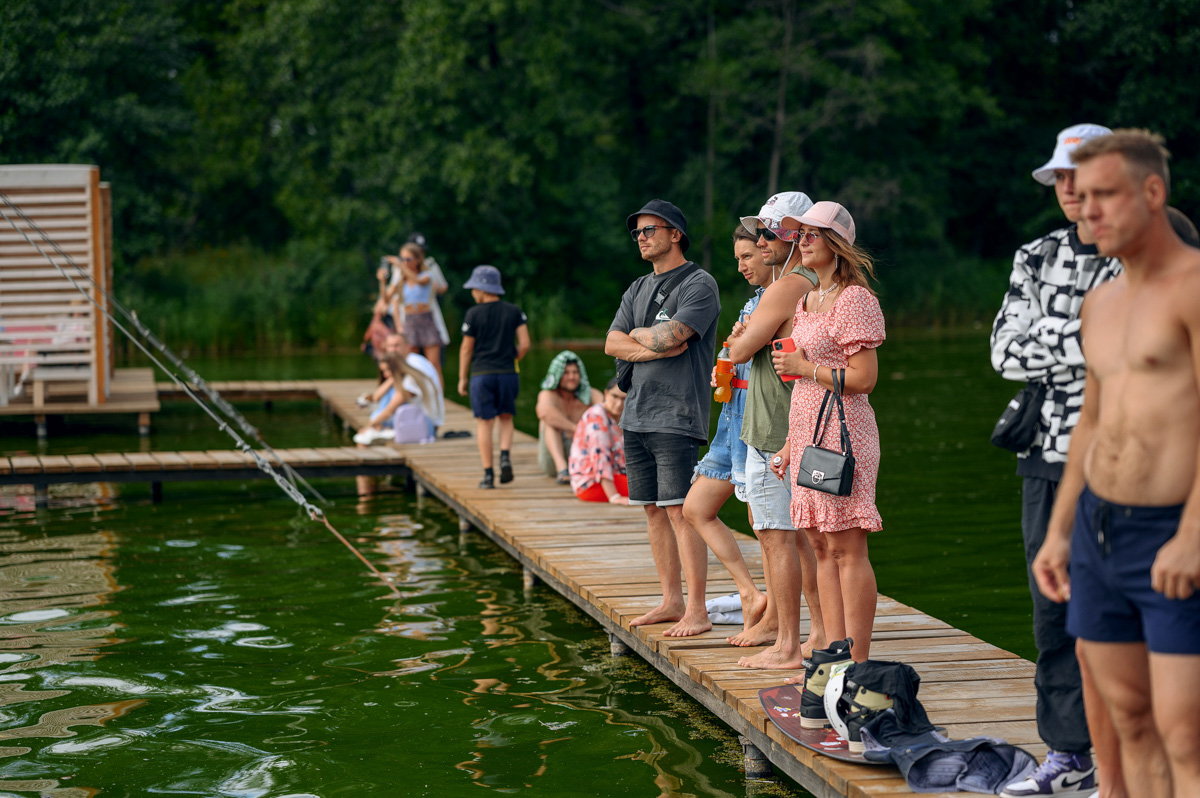 Сезон пляжных вечеринок в Загородном парке открывается. До конца лета жителей и гостей города ждут бесплатные субботние развлечения. Диджеи, активный отдых и множество других интересностей прилагаются. Подробнее о первом насыщенном уик-энде, собравшем более 3000 гостей, и грядущих ивентах — в материале «Ключ-Медиа».
