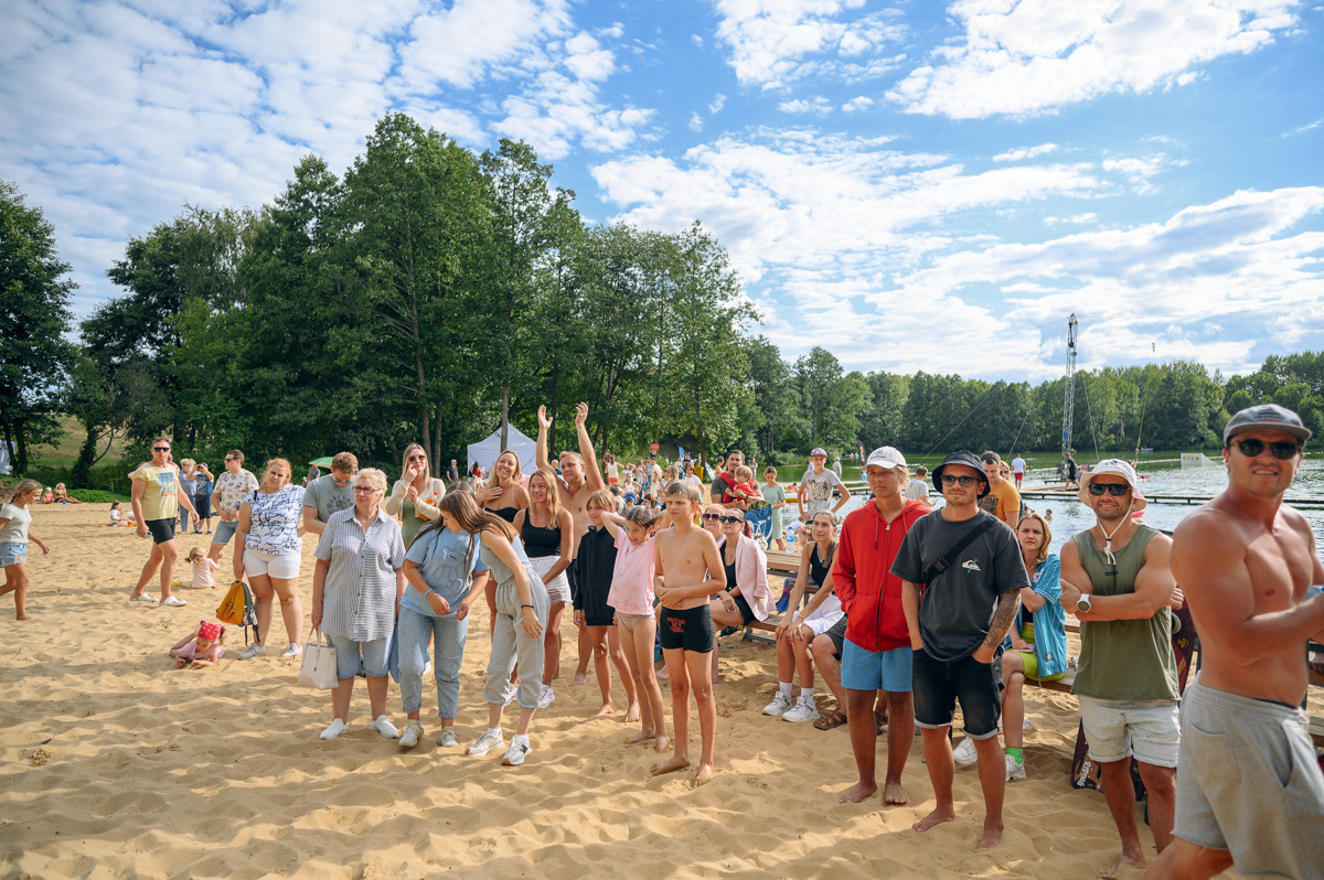 Сезон пляжных вечеринок в Загородном парке открывается. До конца лета жителей и гостей города ждут бесплатные субботние развлечения. Диджеи, активный отдых и множество других интересностей прилагаются. Подробнее о первом насыщенном уик-энде, собравшем более 3000 гостей, и грядущих ивентах — в материале «Ключ-Медиа».