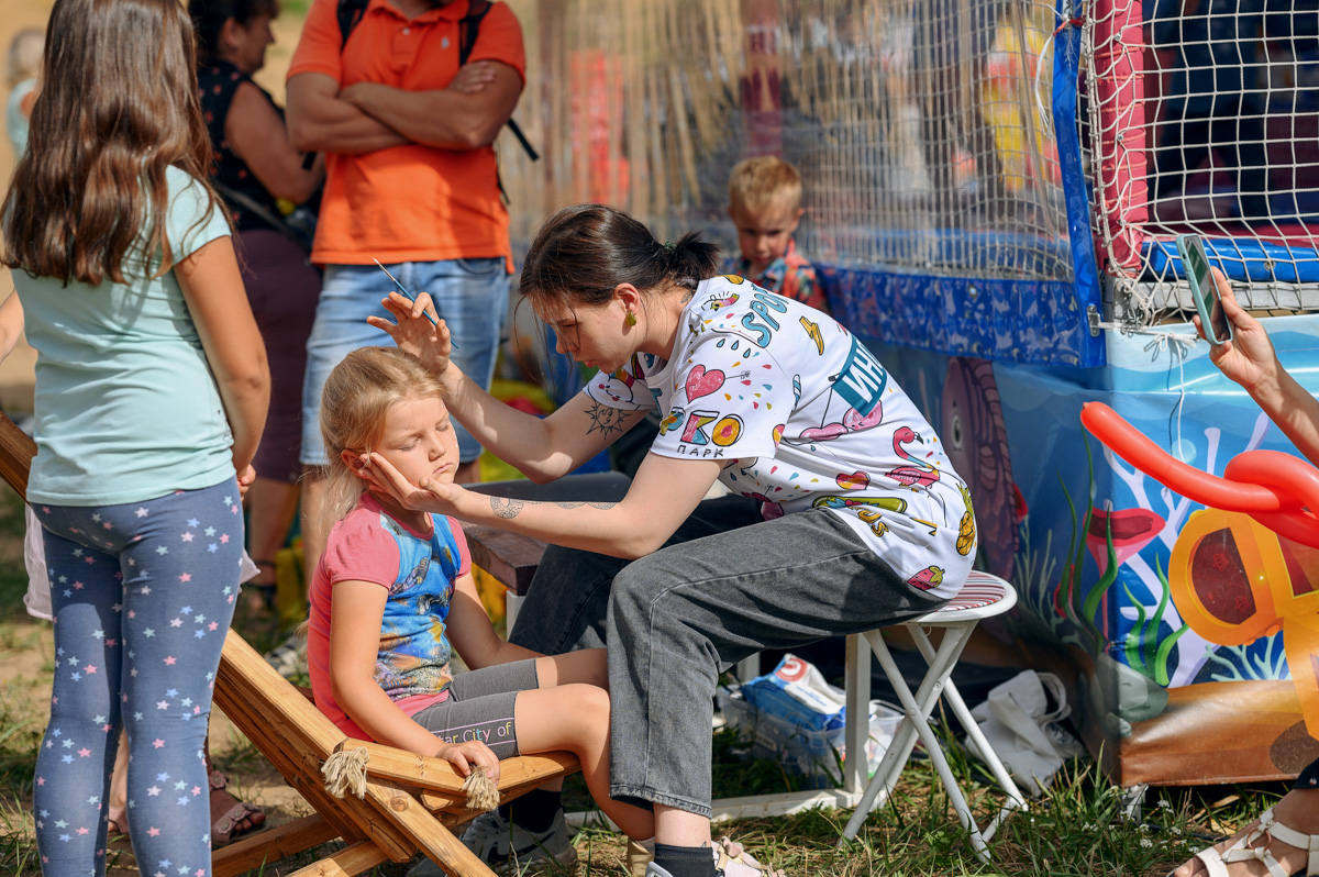 Сезон пляжных вечеринок в Загородном парке открывается. До конца лета жителей и гостей города ждут бесплатные субботние развлечения. Диджеи, активный отдых и множество других интересностей прилагаются. Подробнее о первом насыщенном уик-энде, собравшем более 3000 гостей, и грядущих ивентах — в материале «Ключ-Медиа».