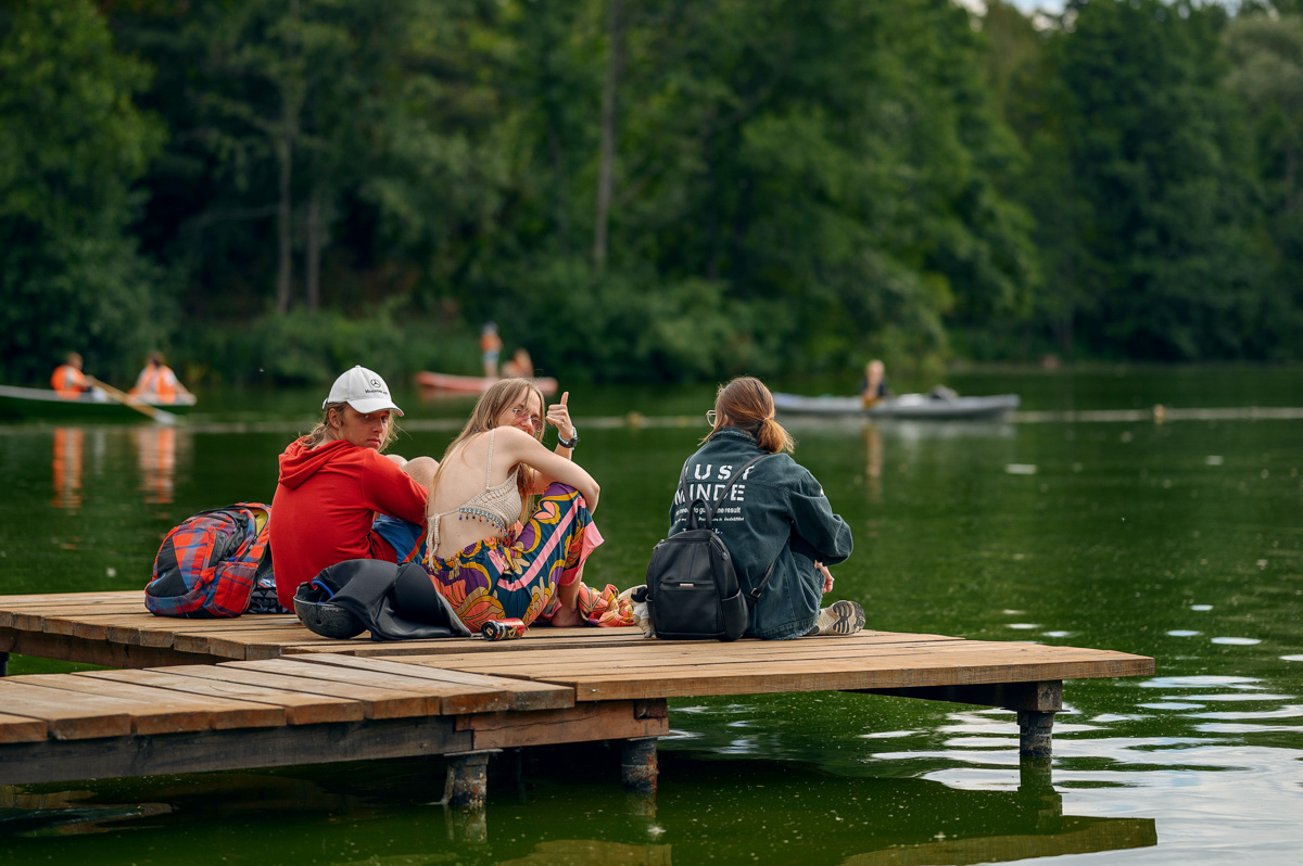 Сезон пляжных вечеринок в Загородном парке открывается. До конца лета жителей и гостей города ждут бесплатные субботние развлечения. Диджеи, активный отдых и множество других интересностей прилагаются. Подробнее о первом насыщенном уик-энде, собравшем более 3000 гостей, и грядущих ивентах — в материале «Ключ-Медиа».