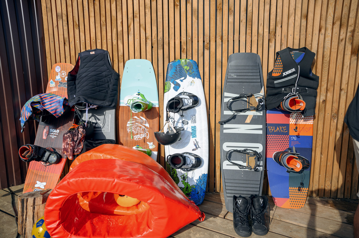 Сезон пляжных вечеринок в Загородном парке открывается. До конца лета жителей и гостей города ждут бесплатные субботние развлечения. Диджеи, активный отдых и множество других интересностей прилагаются. Подробнее о первом насыщенном уик-энде, собравшем более 3000 гостей, и грядущих ивентах — в материале «Ключ-Медиа».